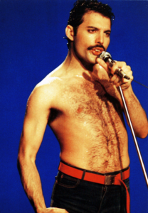 Freddie w teledysku do Play the Game - 1980 r.